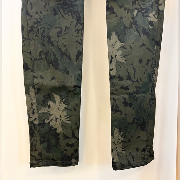 JOE’S Jeans Black Green Army, Leaf Print Pants, Stretch - size 31 - Picture 3 of 9